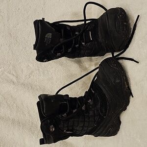Northface winter/ cold weather/ snow boots THERMOBALL SIZE 1